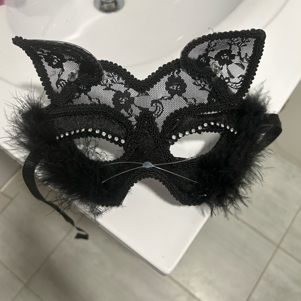 Masquerade kitty mask